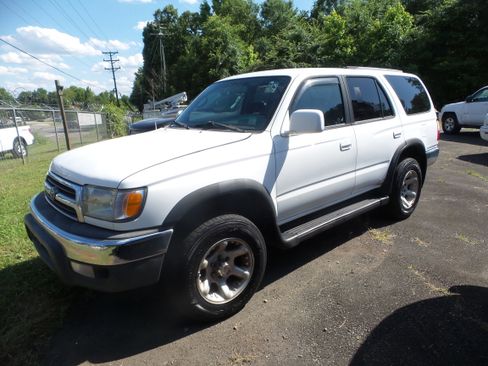 Used 1999 Toyota 4Runner SR5 image 5