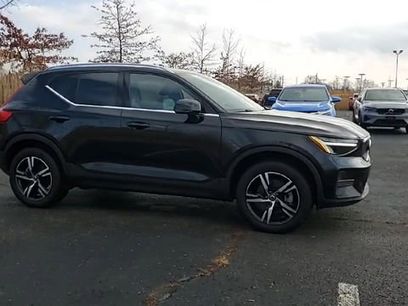 Used 2025 Volvo XC40 B5 Core
