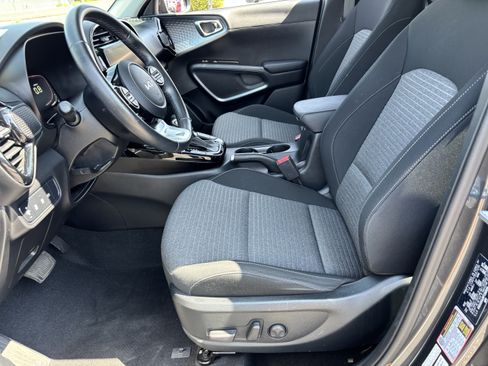 Certified 2023 Kia Soul EX FWD image 17