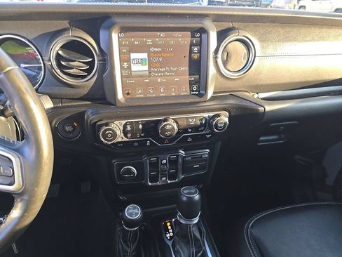 Used 2022 Jeep Wrangler Unlimited Sahara w/ Cold Weather Group AWD/4WD image 6