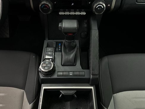 Used 2025 Toyota Tacoma TRD Off-Road image 13