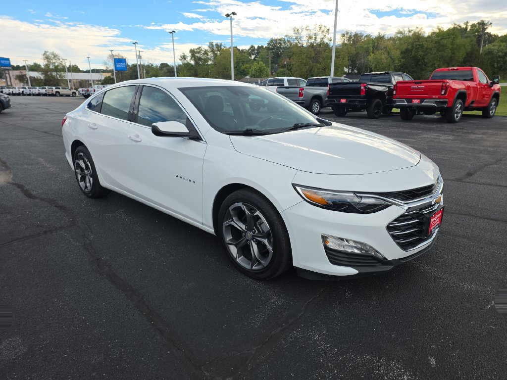 Used 2024 Chevrolet Malibu LT FWD image 2
