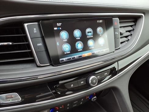 Used 2019 Buick Enclave Essence image 18