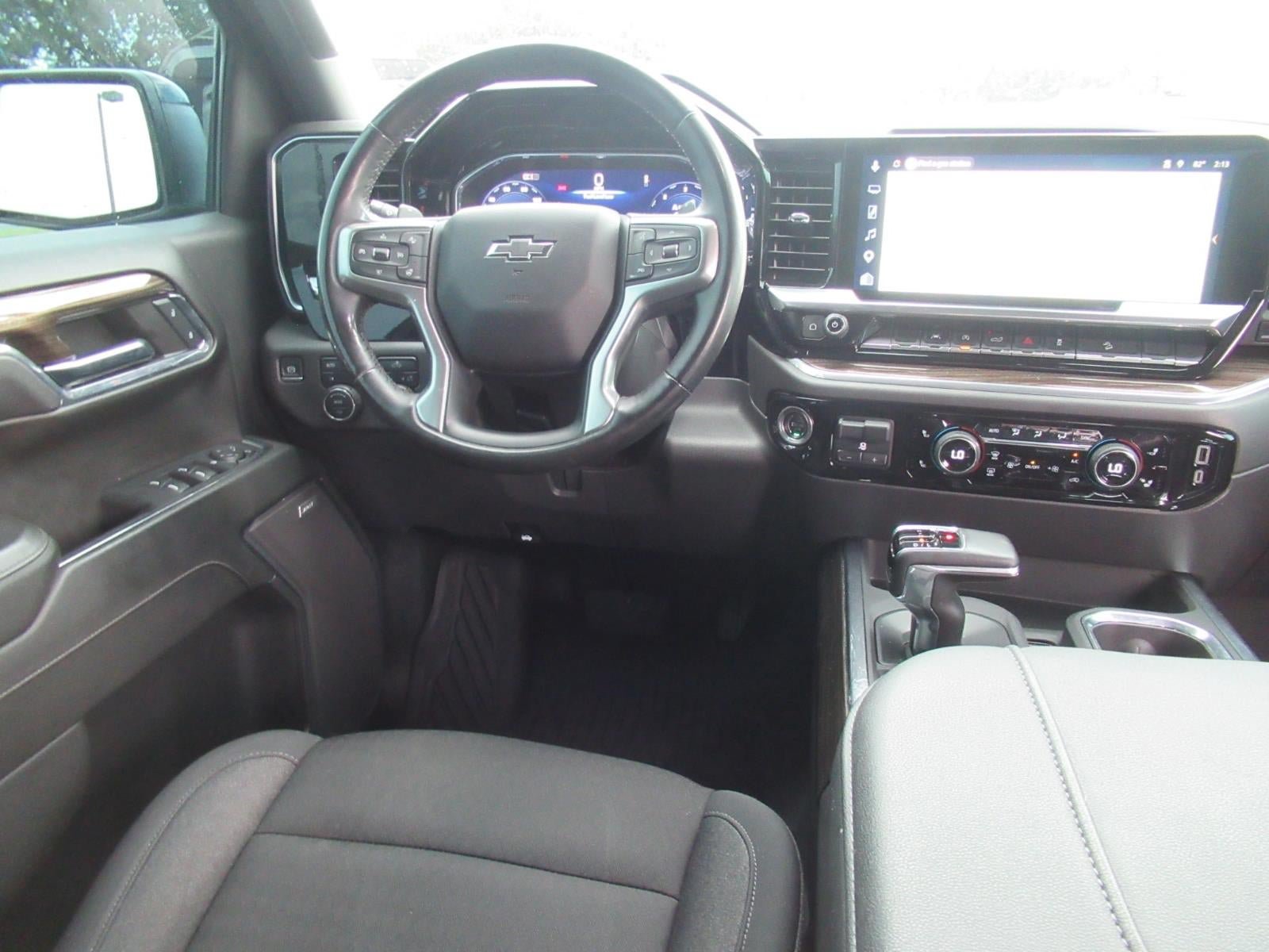Used 2024 Chevrolet Silverado 1500 LT Trail Boss w/ Convenience Package II AWD/4WD image 15