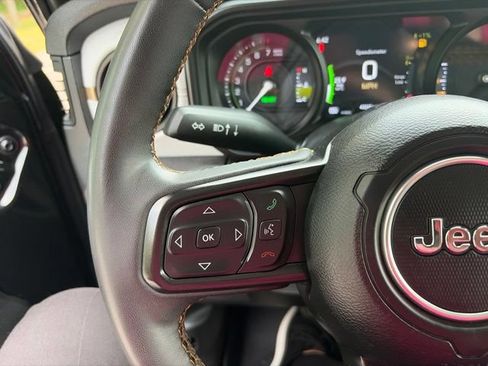 Used 2024 Jeep Wrangler Unlimited w/ Convenience Group AWD/4WD image 15