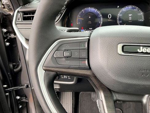 New 2026 Jeep Grand Cherokee Altitude AWD/4WD image 28