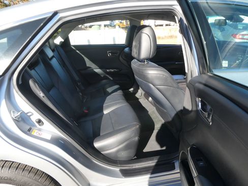 Used 2018 Toyota Avalon XLE image 26