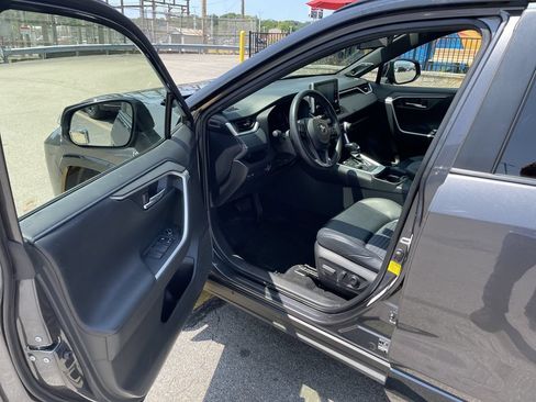 Used 2020 Toyota RAV4 XSE AWD/4WD image 14