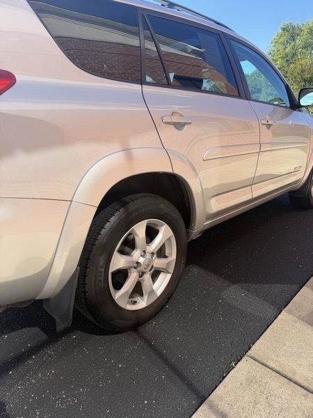 Used 2012 Toyota RAV4 Limited w/ Navigation Value Pkg AWD/4WD image 6