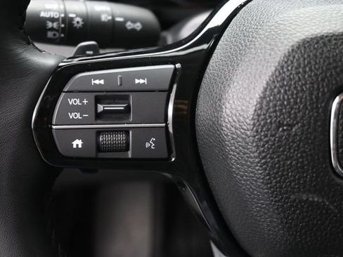 Certified 2025 Honda Pilot Touring image 2