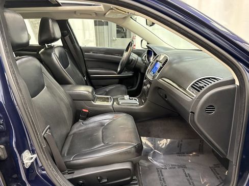 Used 2017 Chrysler 300 C w/ Safetytec Plus Group image 30