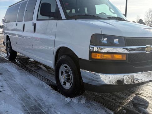 Used 2025 Chevrolet Express 3500 LT w/ LT Preferred Equipment Group image 3