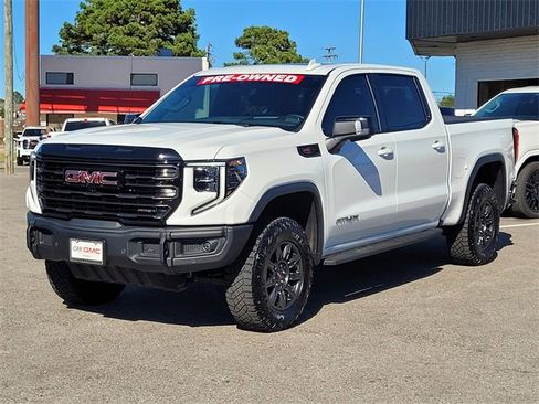 Used 2024 GMC Sierra 1500 AT4X image 3