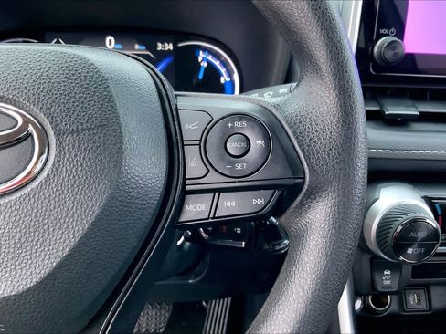 Certified 2025 Toyota RAV4 LE image 24