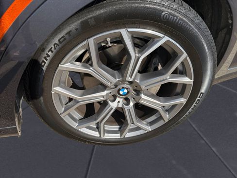 Used 2021 BMW X7 xDrive40i w/ Premium Package AWD/4WD image 14