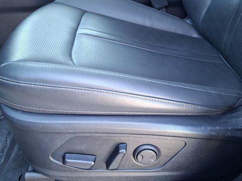 Used 2024 Kia Sorento S w/ Panoramic Sunroof Package image 18