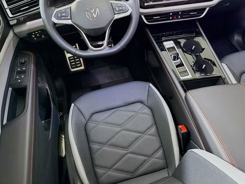 New 2026 Volkswagen Atlas Peak Edition AWD/4WD image 25