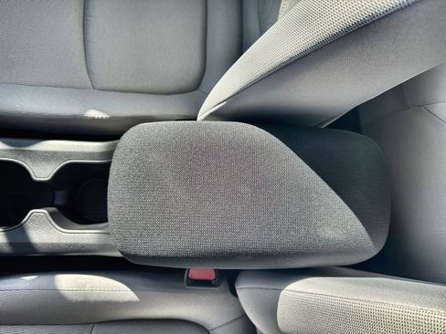 New 2026 Toyota Corolla Cross L image 30