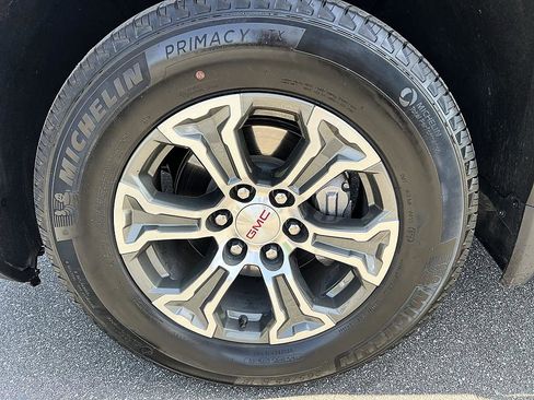 Used 2025 GMC Sierra 1500 SLT image 9