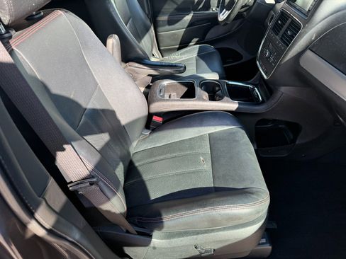 Used 2017 Dodge Grand Caravan GT image 21