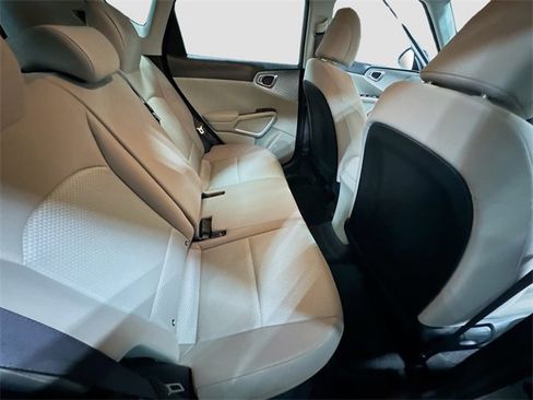 Used 2023 Kia Soul LX image 27