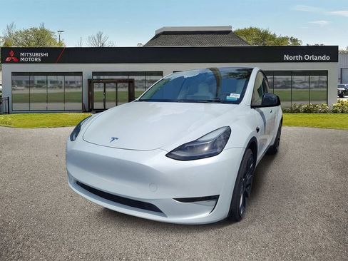 Used 2023 Tesla Model Y Performance AWD/4WD image 1