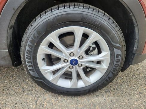 Certified 2018 Ford Escape SEL w/ Ford Safe & Smart Package AWD/4WD image 22