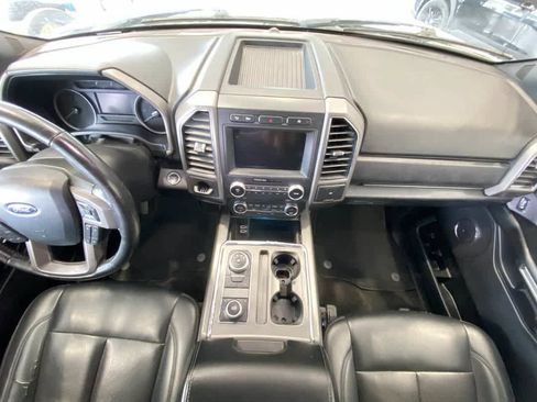Used 2019 Ford Expedition XLT w/ Equipment Group 201A AWD/4WD image 22