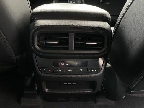 Certified 2025 Honda Pilot EX-L image 36