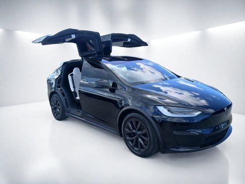 Used 2022 Tesla Model X AWD/4WD image 4
