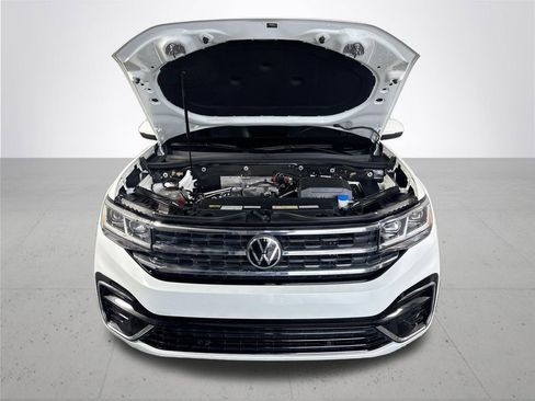 Certified 2022 Volkswagen Atlas Cross Sport SEL R-Line AWD/4WD image 23