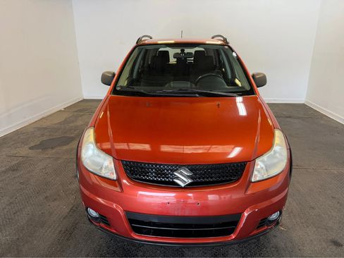 Used 2011 Suzuki SX4 AWD Hatchback image 3