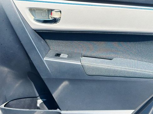 Used 2014 Toyota Corolla LE FWD image 28