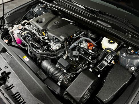 Certified 2025 Toyota Camry SE image 11