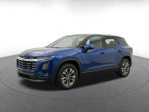 Used 2025 Chevrolet Equinox LT FWD image 3