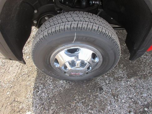 New 2026 GMC Sierra 3500 SLE w/ SLE Value Package image 13