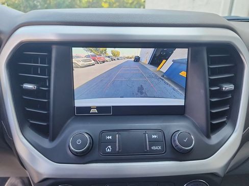 Used 2023 GMC Acadia SLT w/ Preferred Package FWD image 14