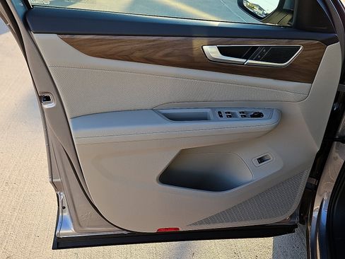 New 2026 Volkswagen Atlas SE image 14