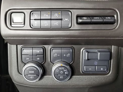 Used 2023 GMC Yukon Denali Ultimate AWD/4WD image 32