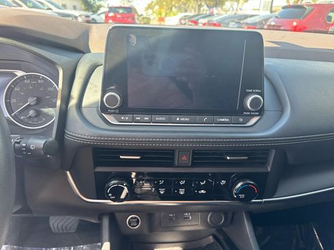 Used 2023 Nissan Rogue S FWD image 16