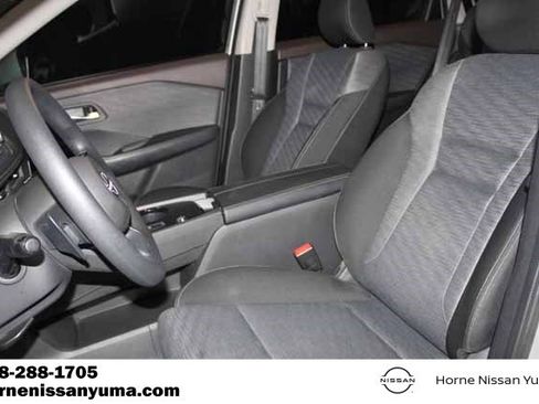 Certified 2023 Nissan Rogue SV image 4