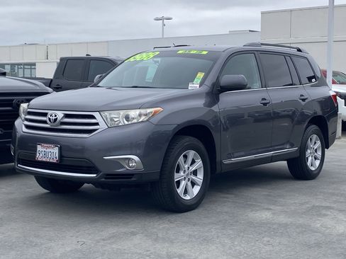 Used 2013 Toyota Highlander Plus FWD image 6