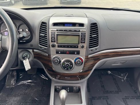 Used 2010 Hyundai Santa Fe GLS FWD image 2