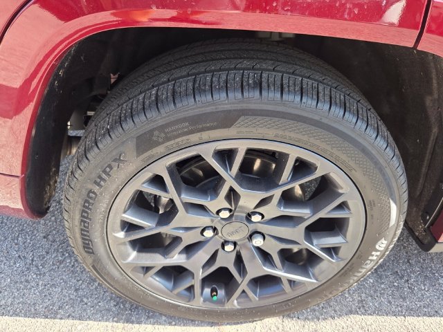 Used 2025 Jeep Grand Cherokee L Summit AWD/4WD image 21