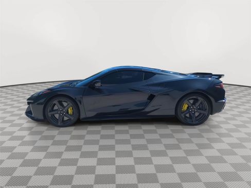 Used 2024 Chevrolet Corvette Z06 w/ Stealth Interior Trim Package RWD image 2