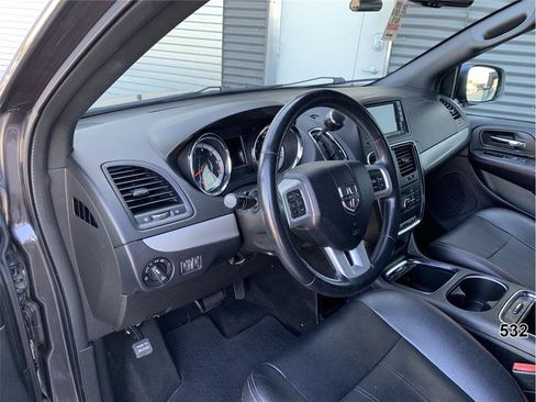 Used 2018 Dodge Grand Caravan GT FWD image 29