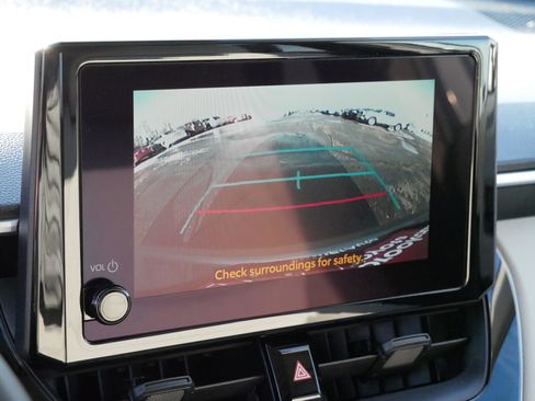 Used 2025 Toyota Corolla Cross LE image 30