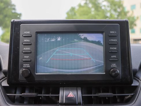 Used 2019 Toyota RAV4 LE FWD image 35