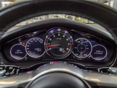 Used 2018 Porsche Panamera 4 image 16