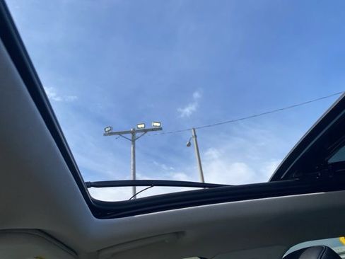 Used 2021 Ford Edge SEL w/ Convenience Package image 12